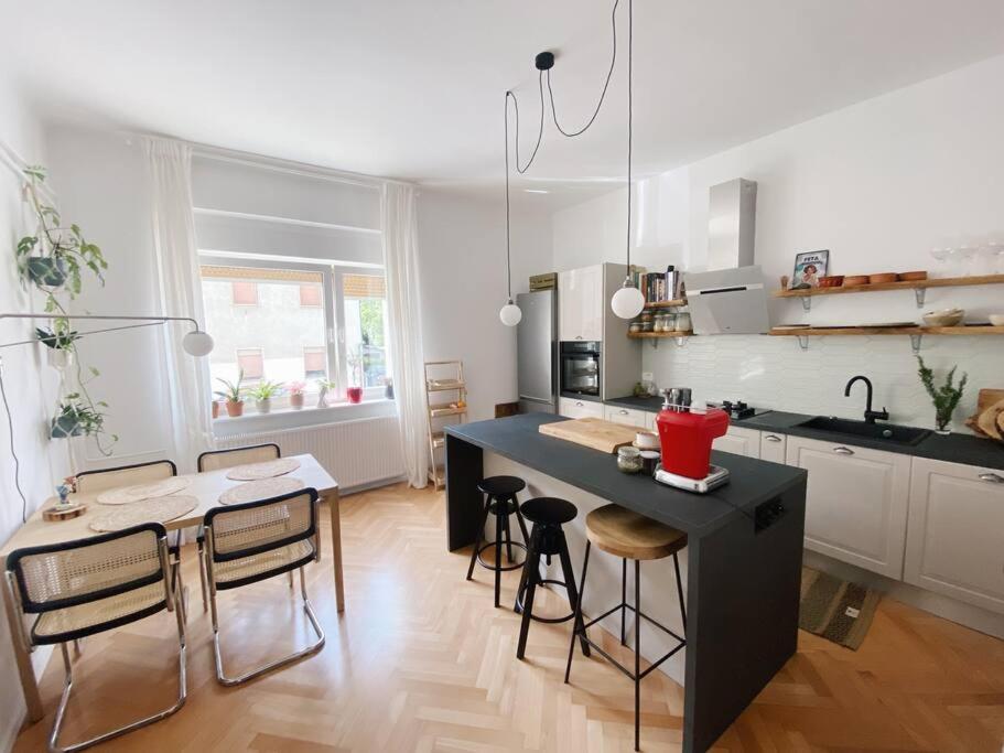 Cosy Apartment Tivoli Center Free Park Ljubljana Luaran gambar